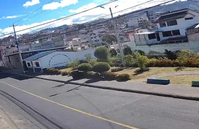 Departamento Seguro de 2 Dormitorios en Arriendo – Av. Bolivariana (Ambato)