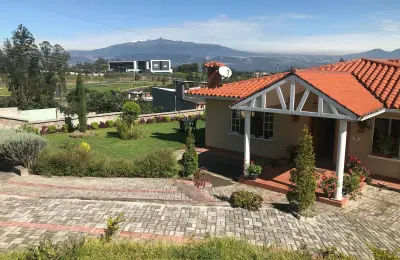 Espectacular Casa en Arriendo – Tababela (Ideal Vivienda o Airbnb)