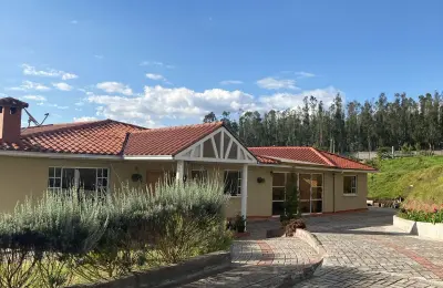 Espectacular Casa en Arriendo – Tababela (Ideal Vivienda o Airbnb)