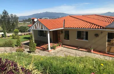 Espectacular Casa en Arriendo – Tababela (Ideal Vivienda o Airbnb)